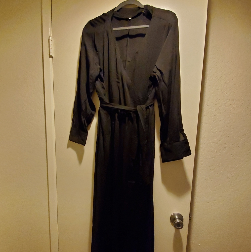 Black long sleeves elegant dress